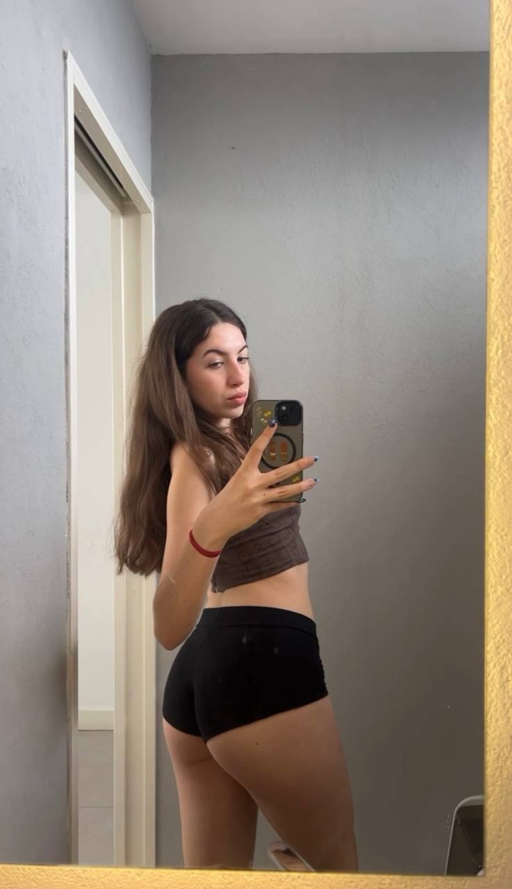 Amber in her underwear in Fushun