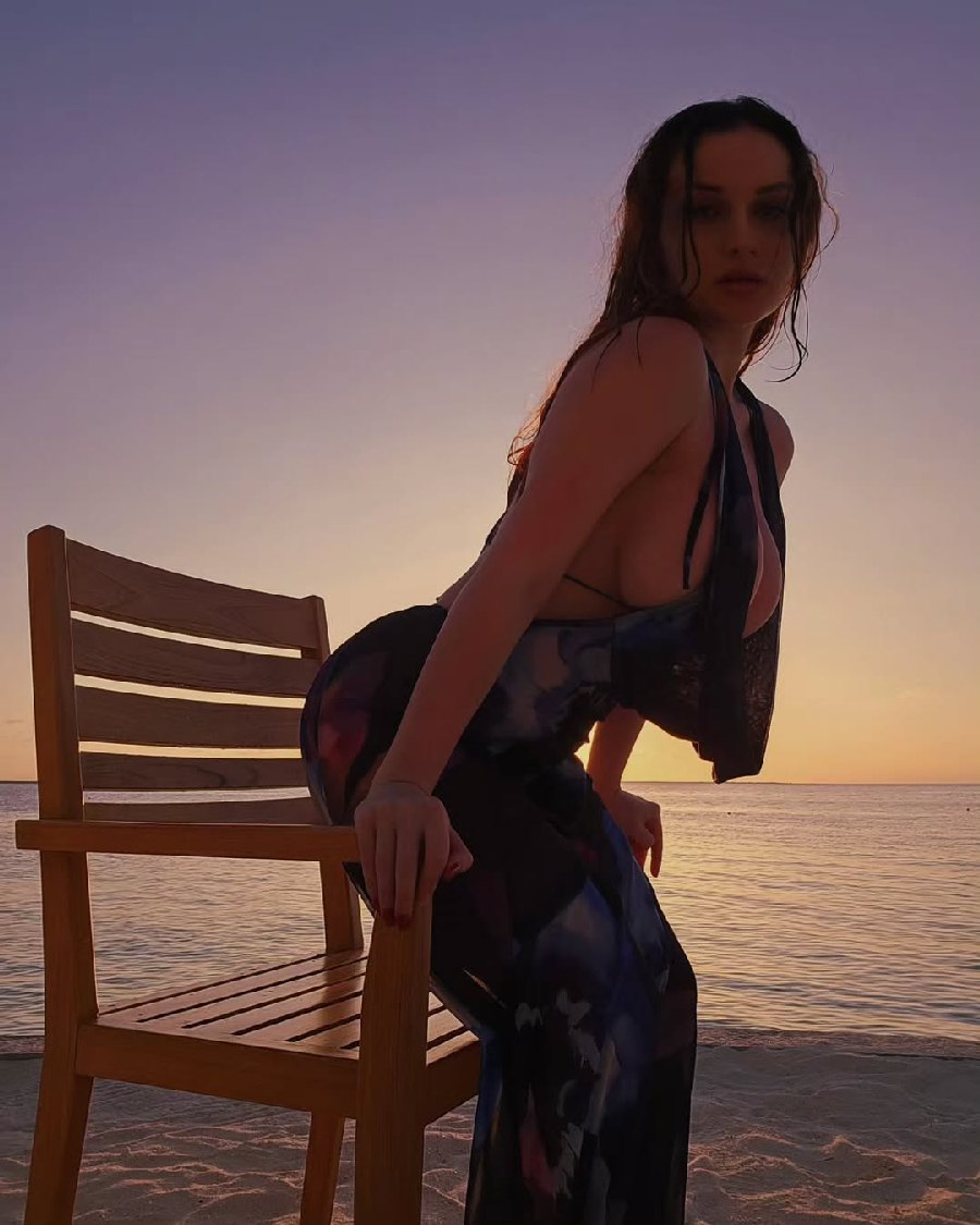 Sexy girl Miranda Faith nude in Fushun