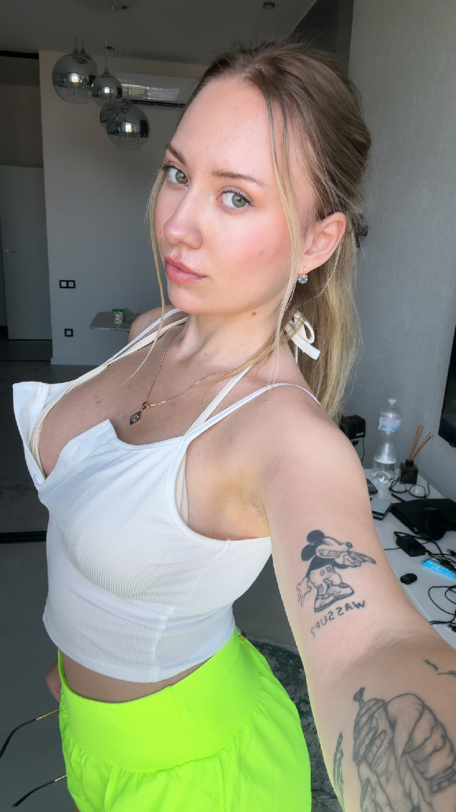 KateV in her underwear in Fushun