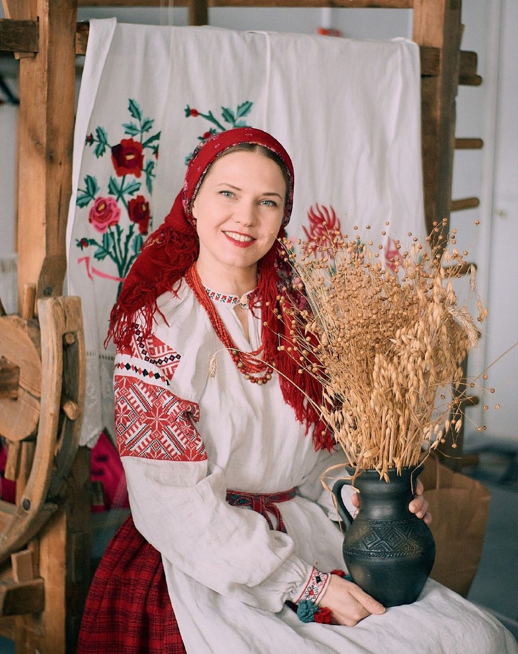 Women in Slavic costumes in Fushun