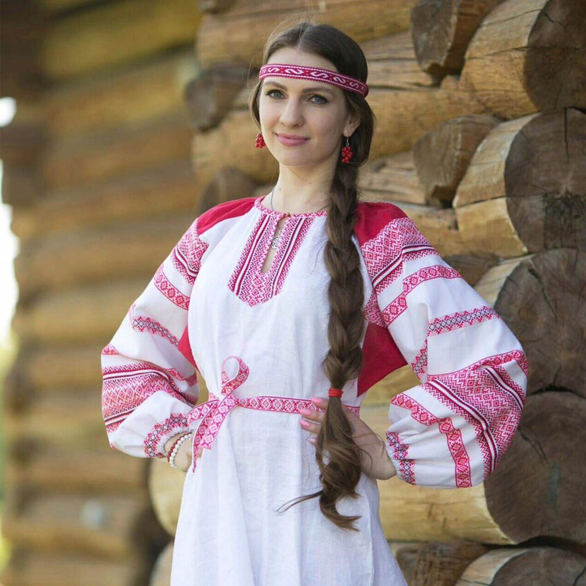 Girls in Slavic costumes in Fushun