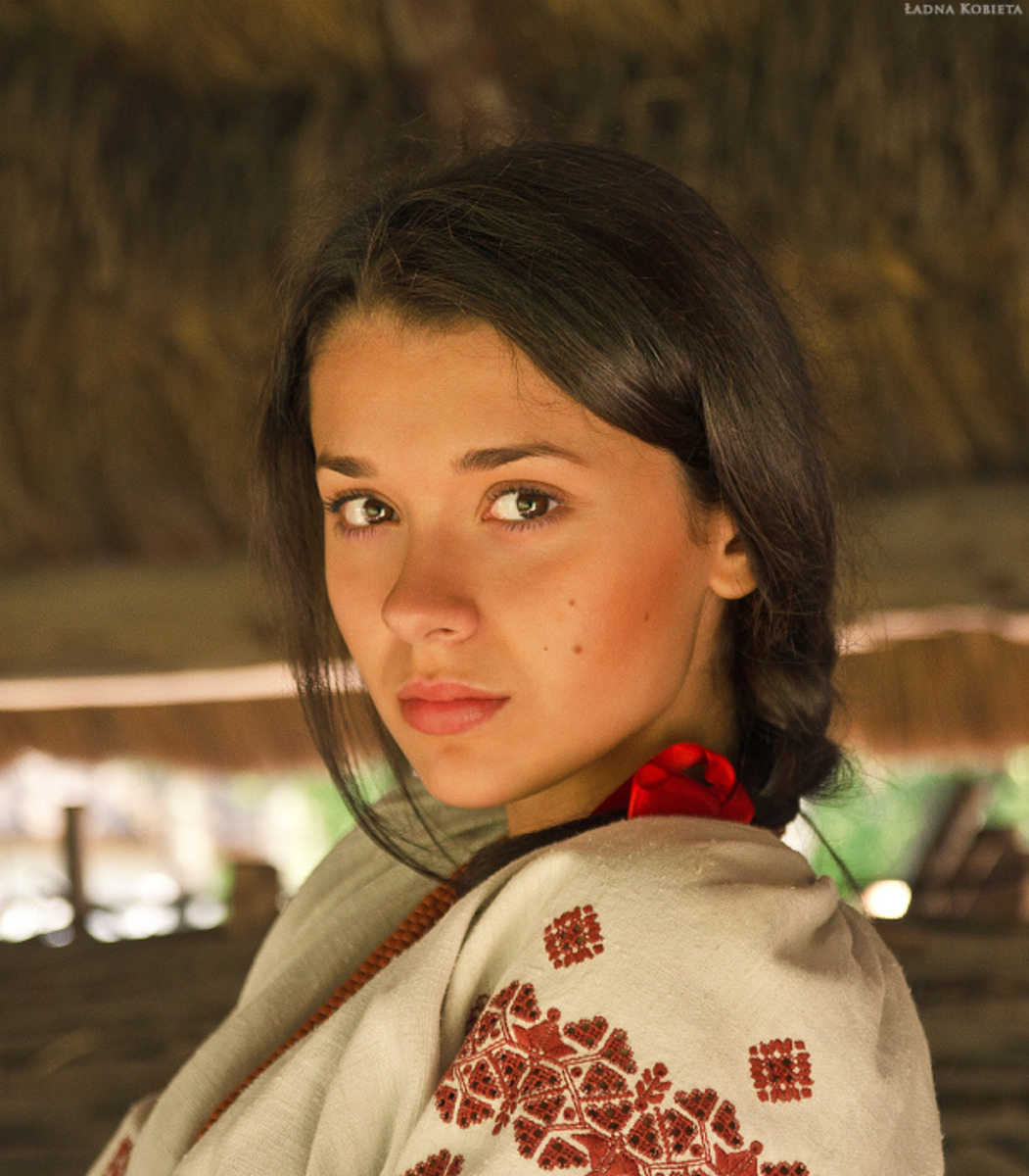 Girls in Slavic costumes in Fushun