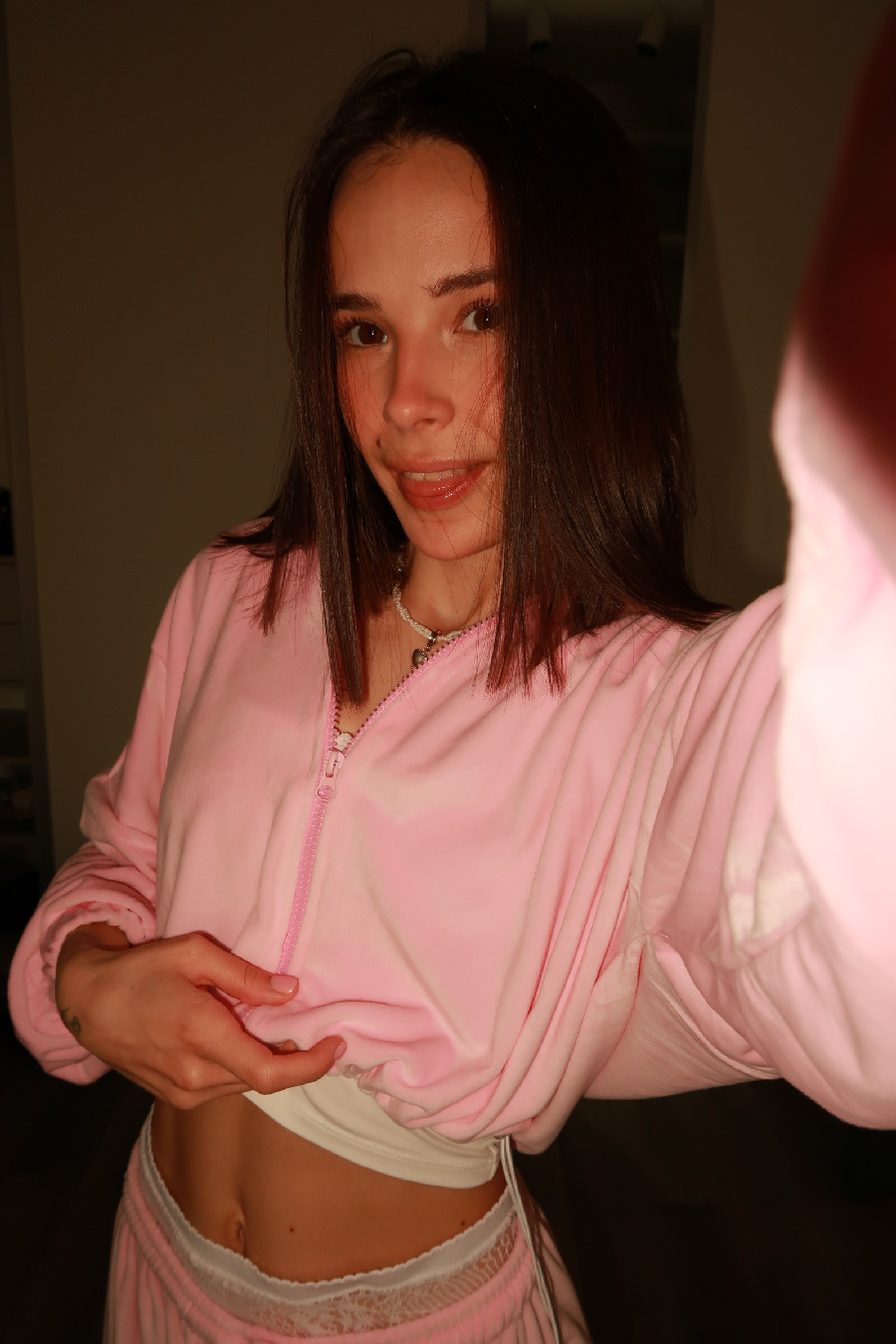 Tina brings the glow — live moments in Fushun